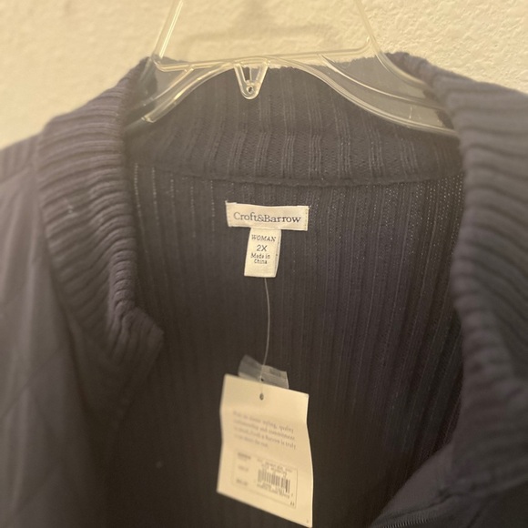 Croft & Barrow Navy Blue  Zipped Sweater with  Puffer Sleeves - Picture 3 of 15